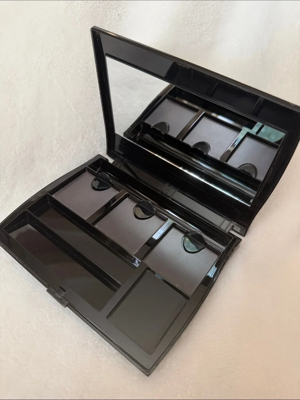 Mary Kay Black Makeup Compact - Picture 2 of 11